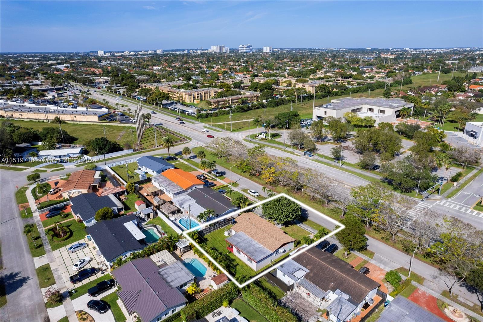 CORAL GARDENS - Residential