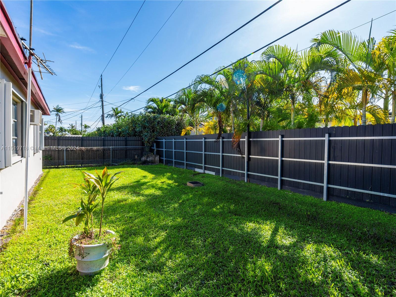 CORAL GARDENS - Residential