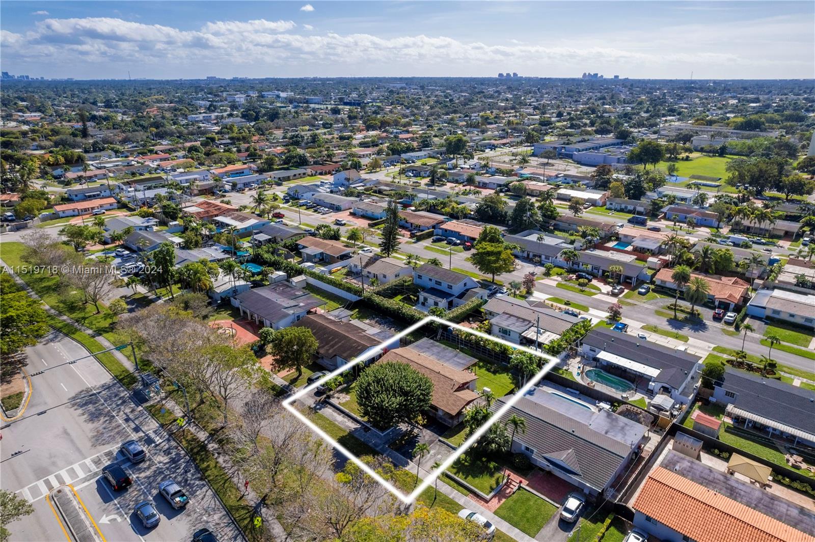 CORAL GARDENS - Residential