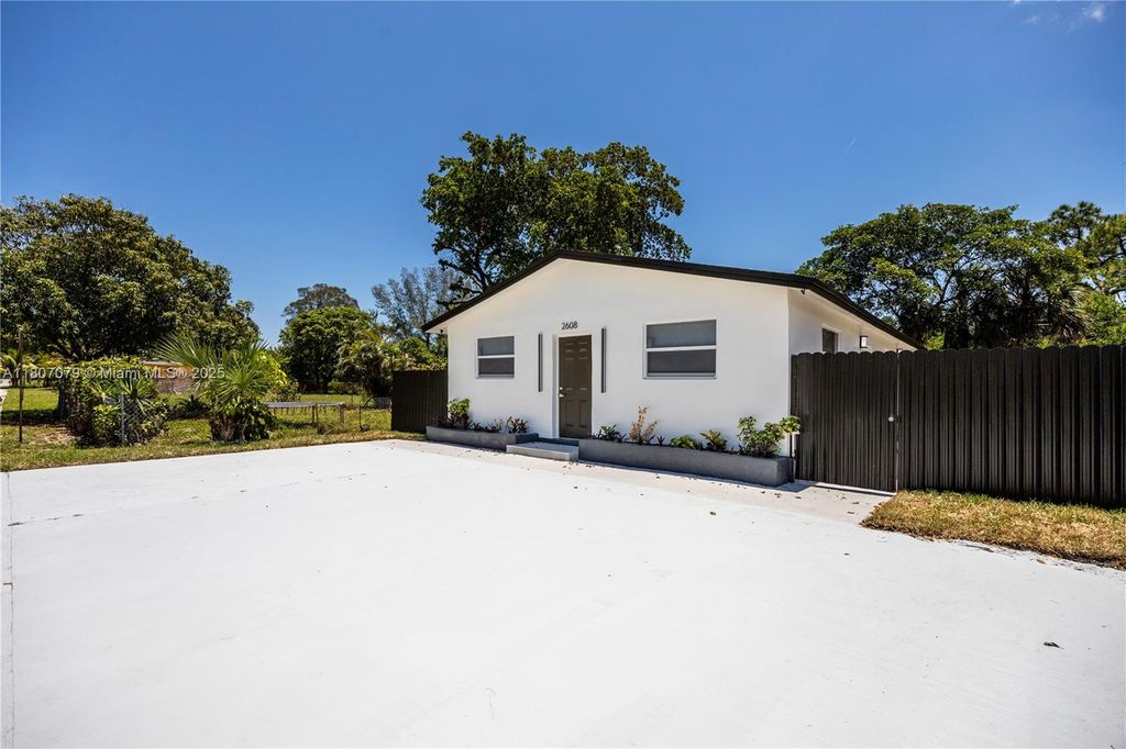 Photo of 2608 NW 3rd St, Pompano Beach, FL 33069 (MLS # A11807079)