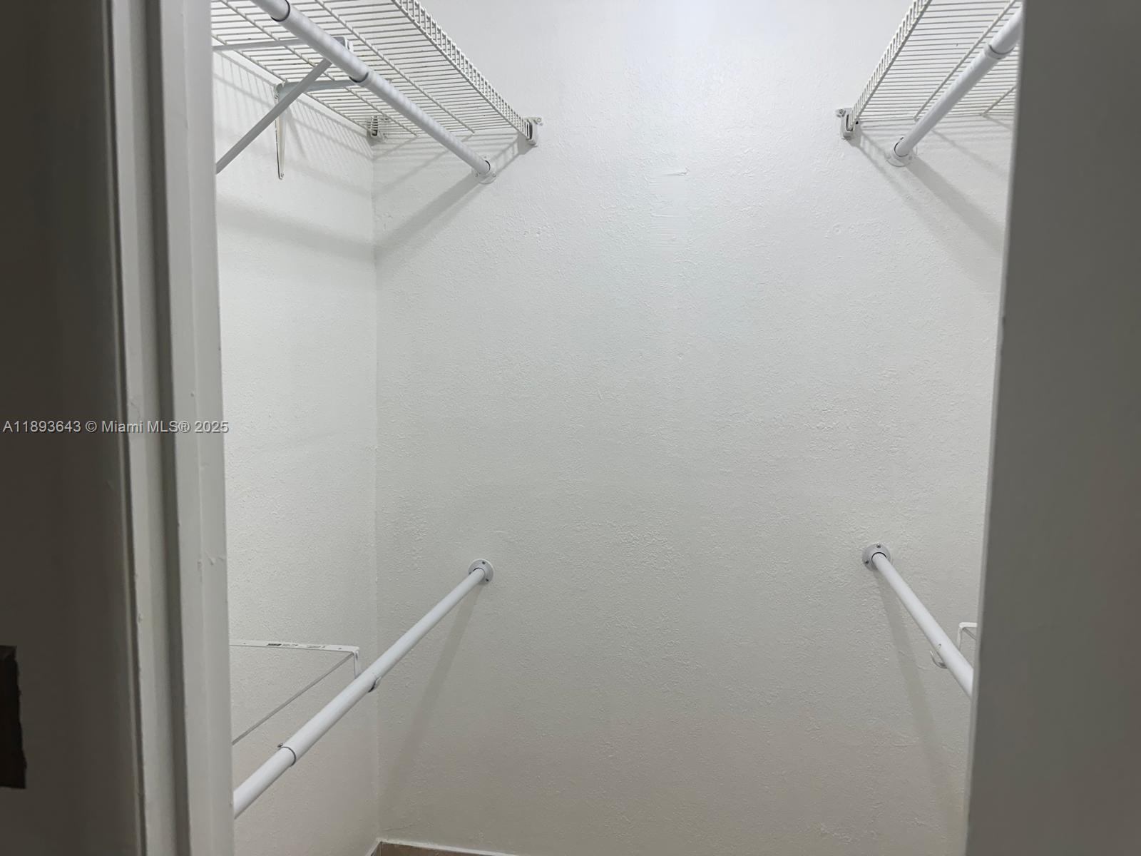 THE GREENS CONDO - Residential Lease