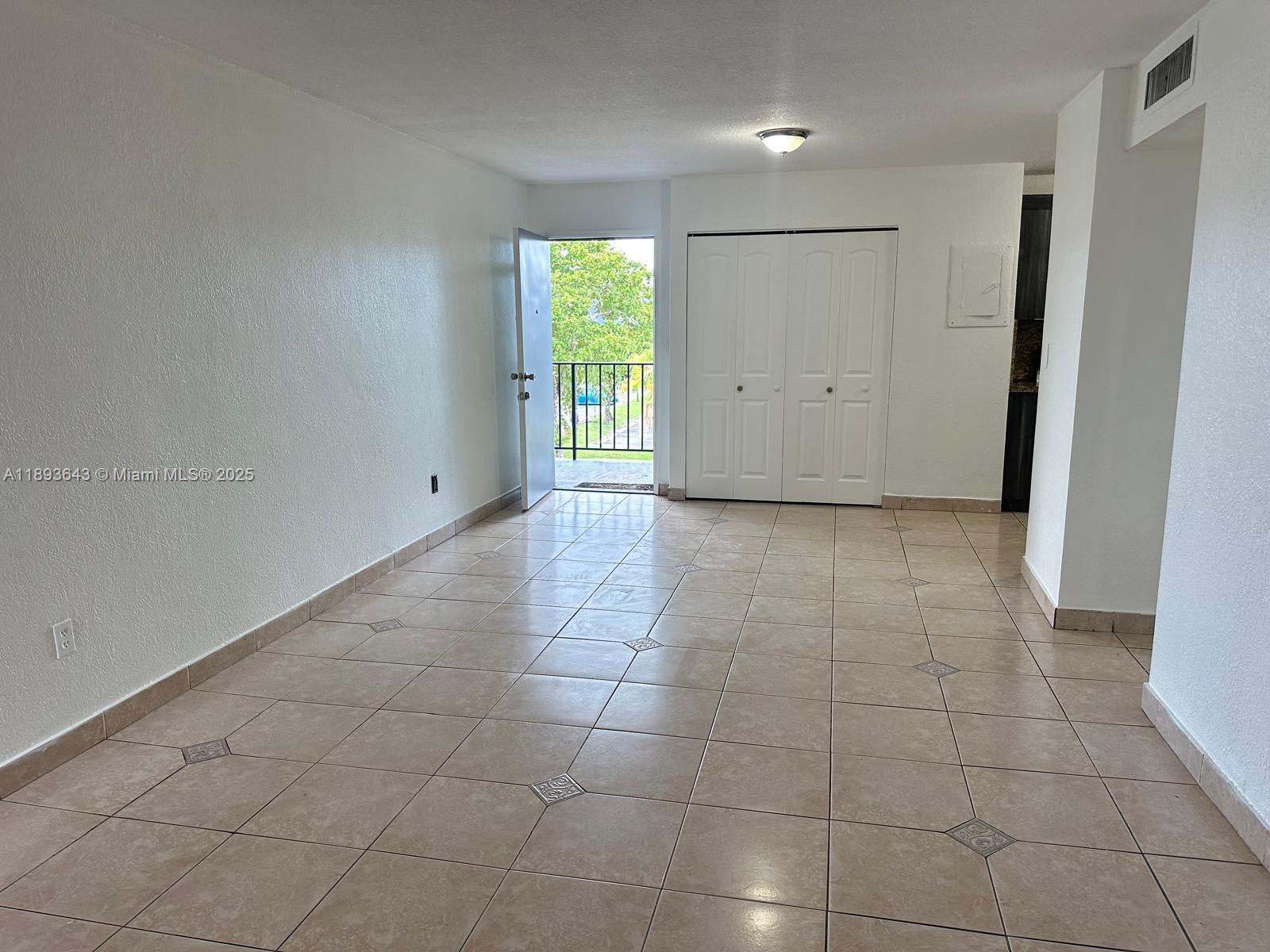 THE GREENS CONDO - Residential Lease