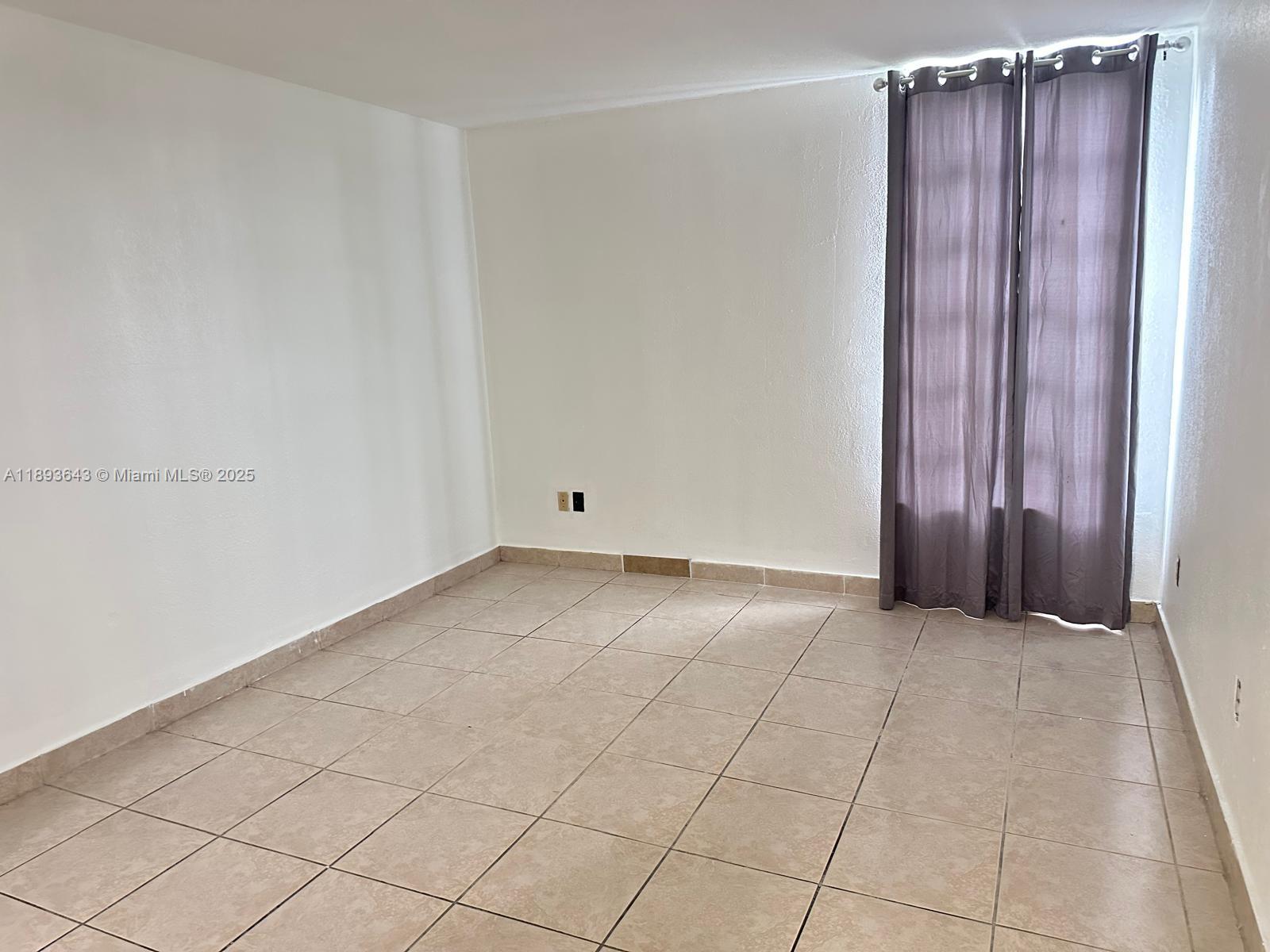 THE GREENS CONDO - Residential Lease
