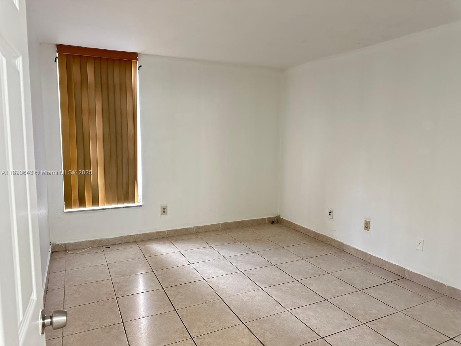THE GREENS CONDO - Residential Lease