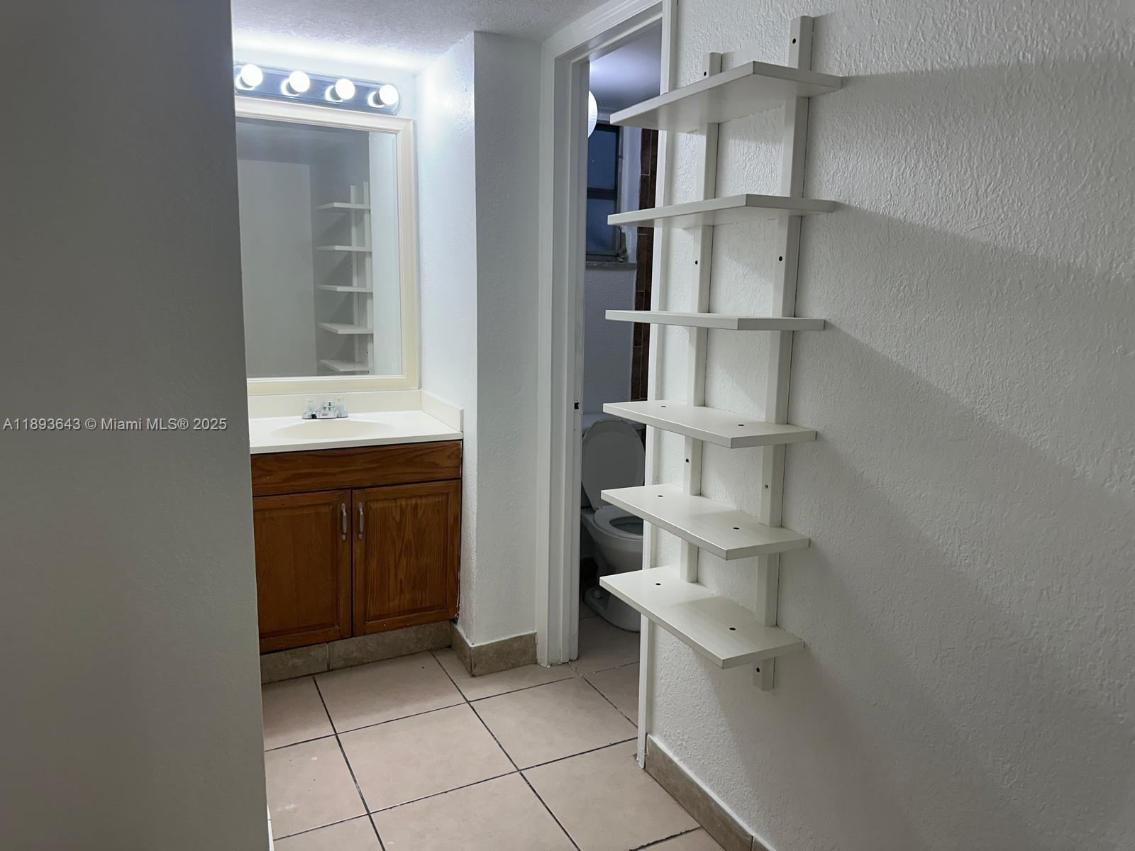 THE GREENS CONDO - Residential Lease