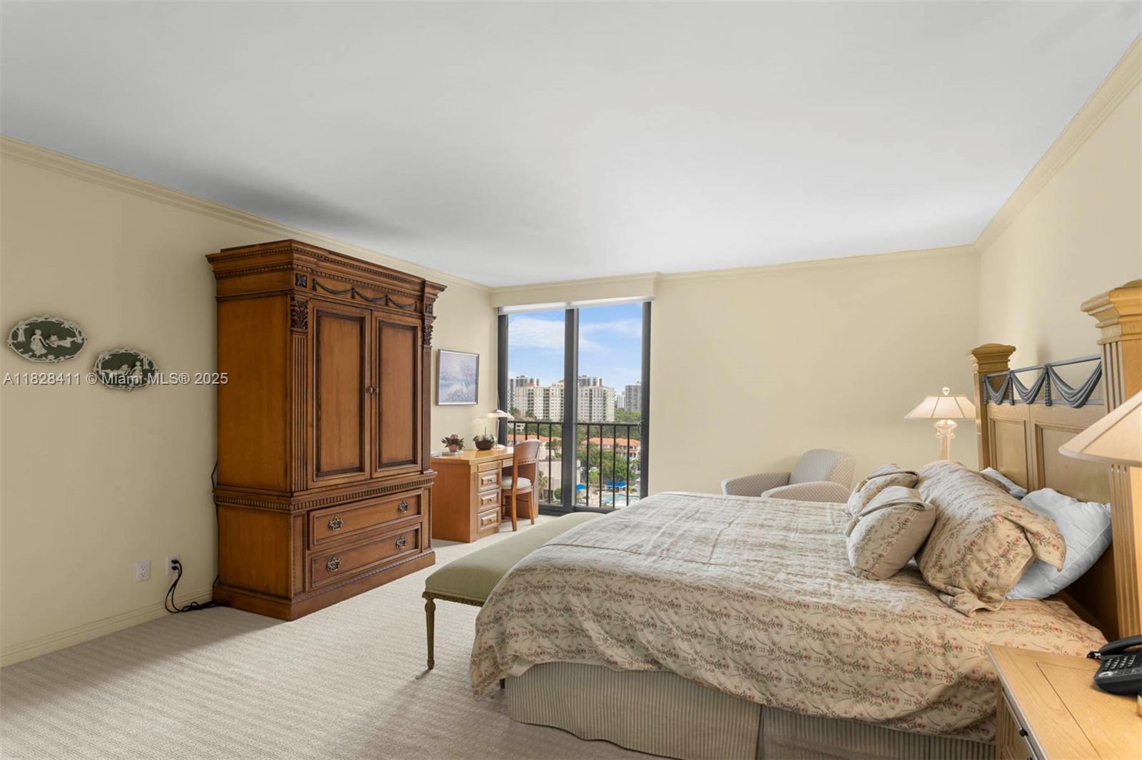 TURNBERRY ISLE SOUTH COND - Residential