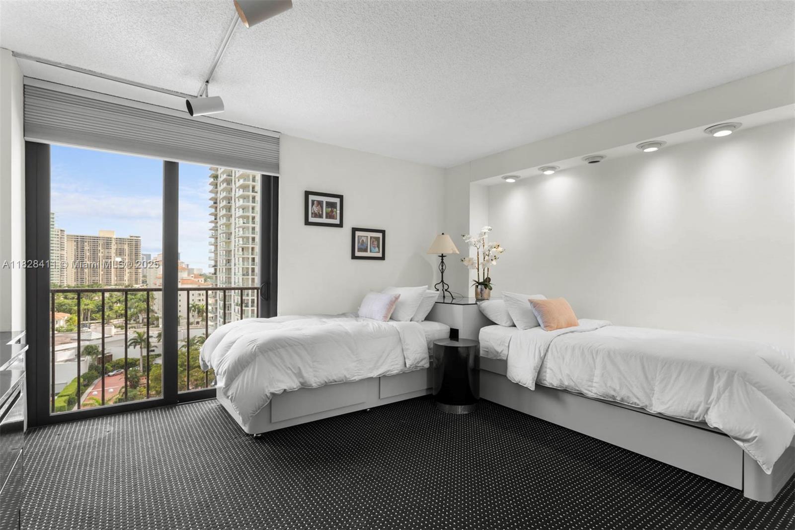 TURNBERRY ISLE SOUTH COND - Residential