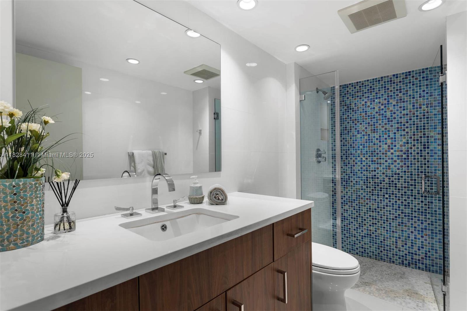 TURNBERRY ISLE SOUTH COND - Residential