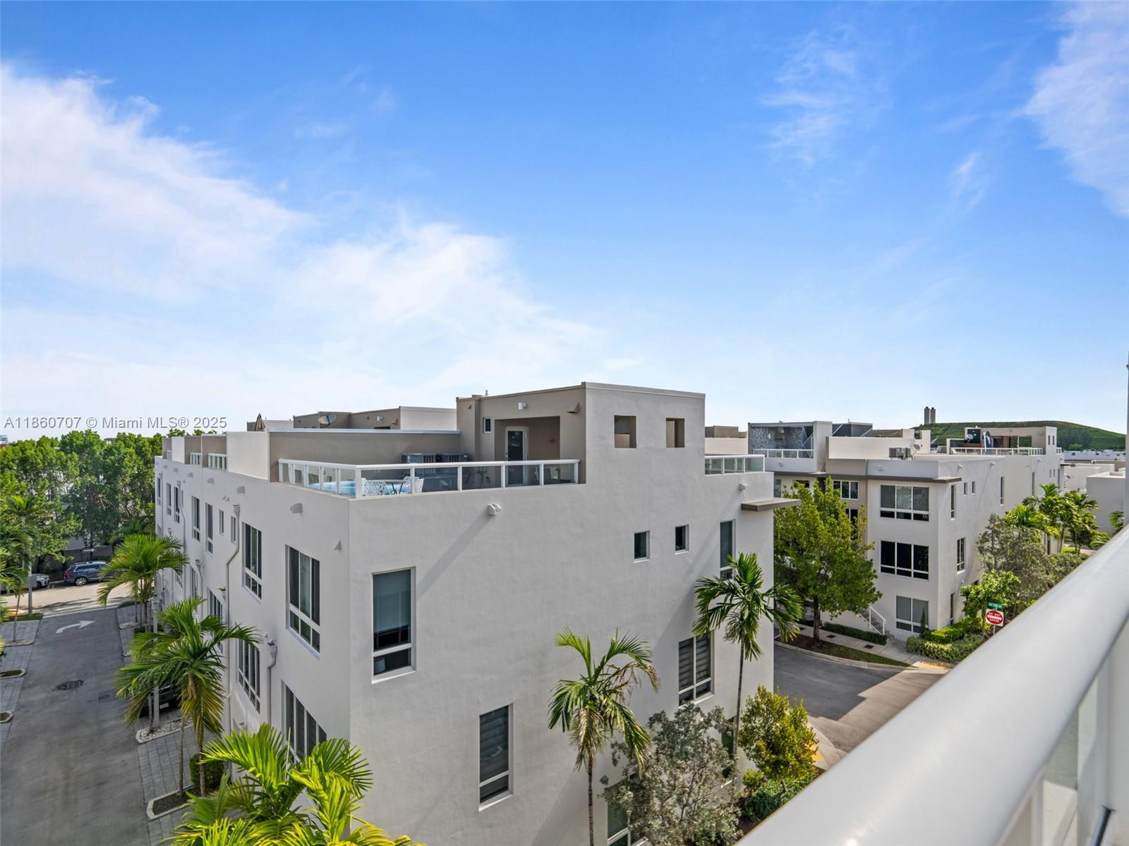 LANDMARK AT DORAL - Residential