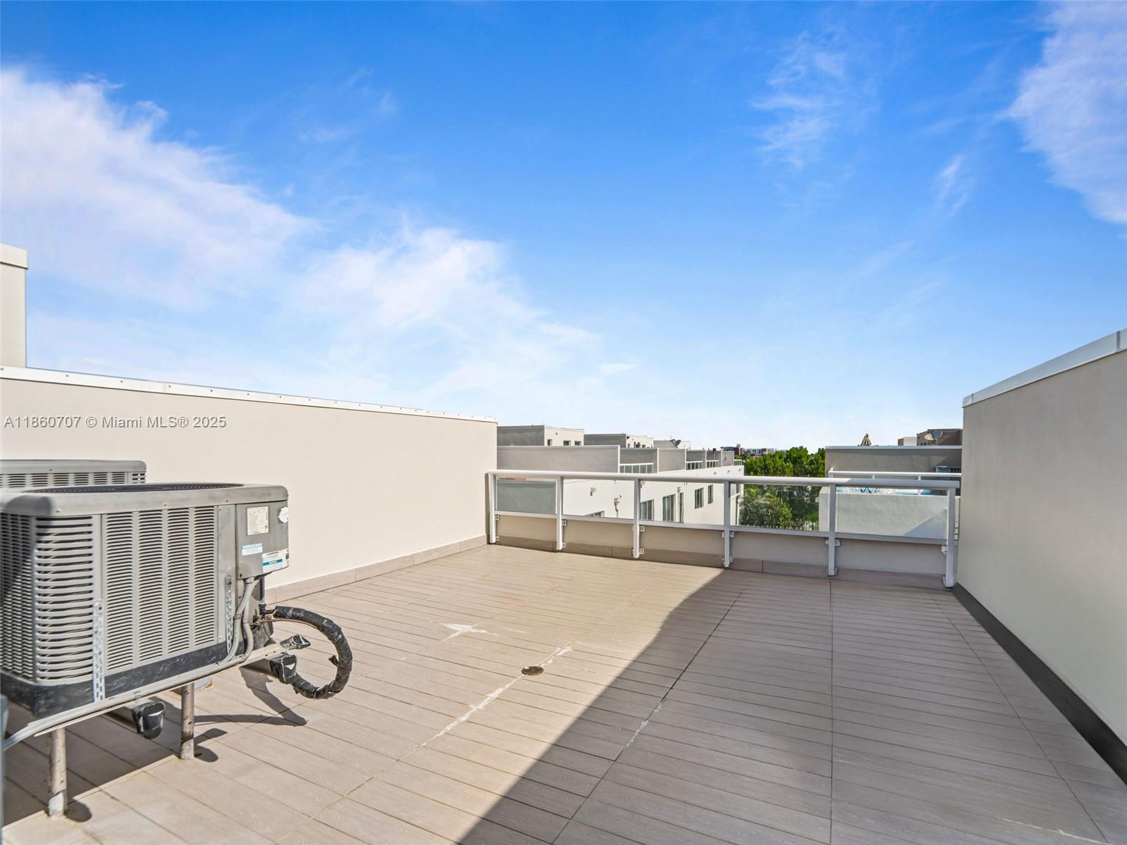 LANDMARK AT DORAL - Residential