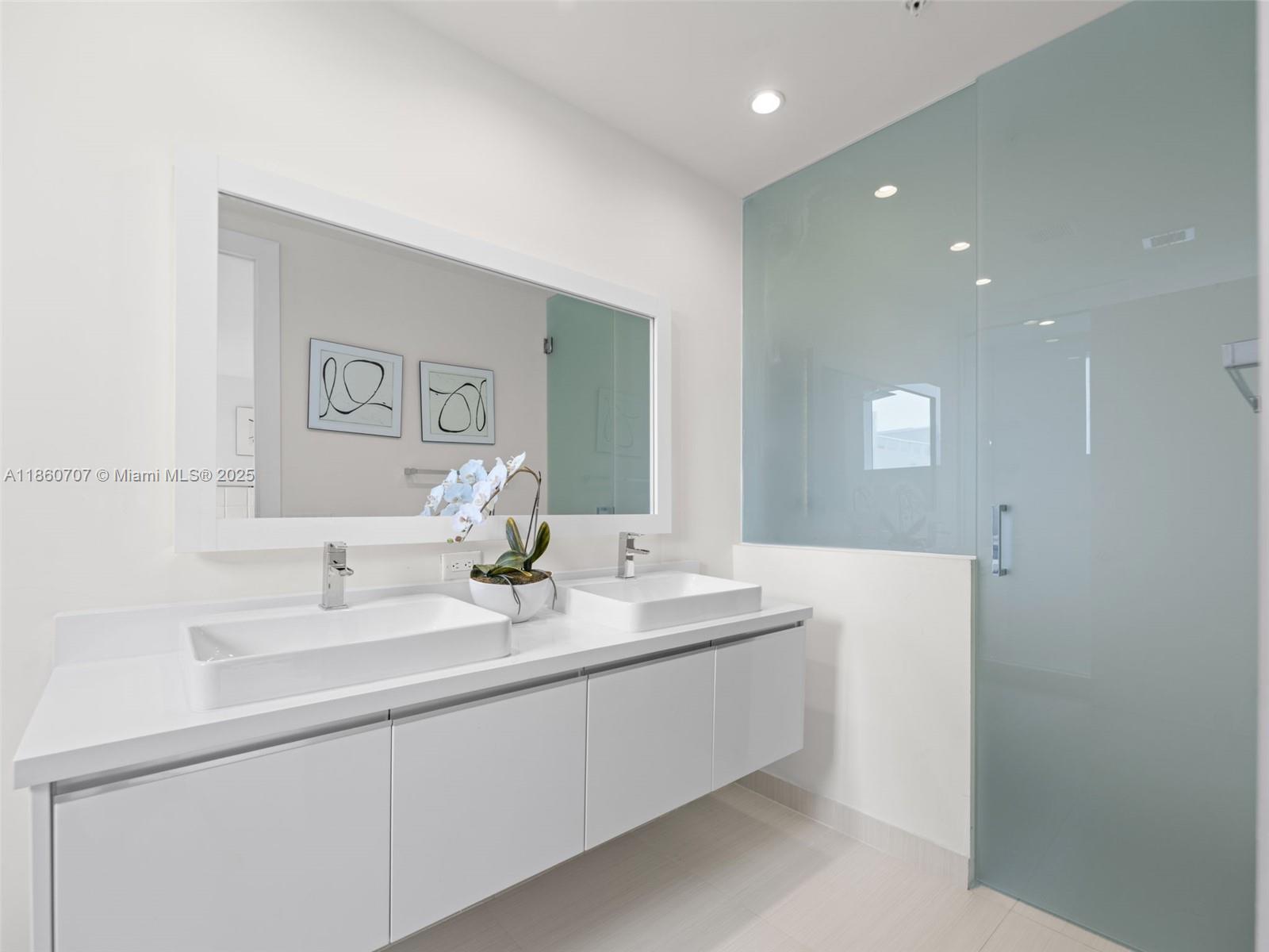 LANDMARK AT DORAL - Residential