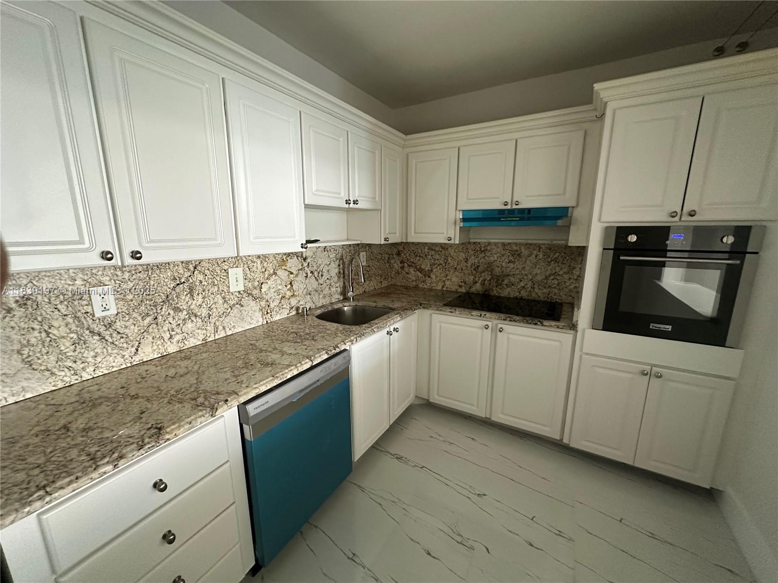 Remodeled 1/1 condo in Sunny Isles Beach with quick access to Lehman Causeway and Aventura Mall, Golden Beach & Hallandale Beach. Beautiful Brand new flooring and remodeled kitchen, this dreamy condo in located at OceanView Building with all amenities such as Gym, Pool, Social Room, Front Desk 24/7 & Valet Parking Services. Brand new A/C unit installed in July 2025.