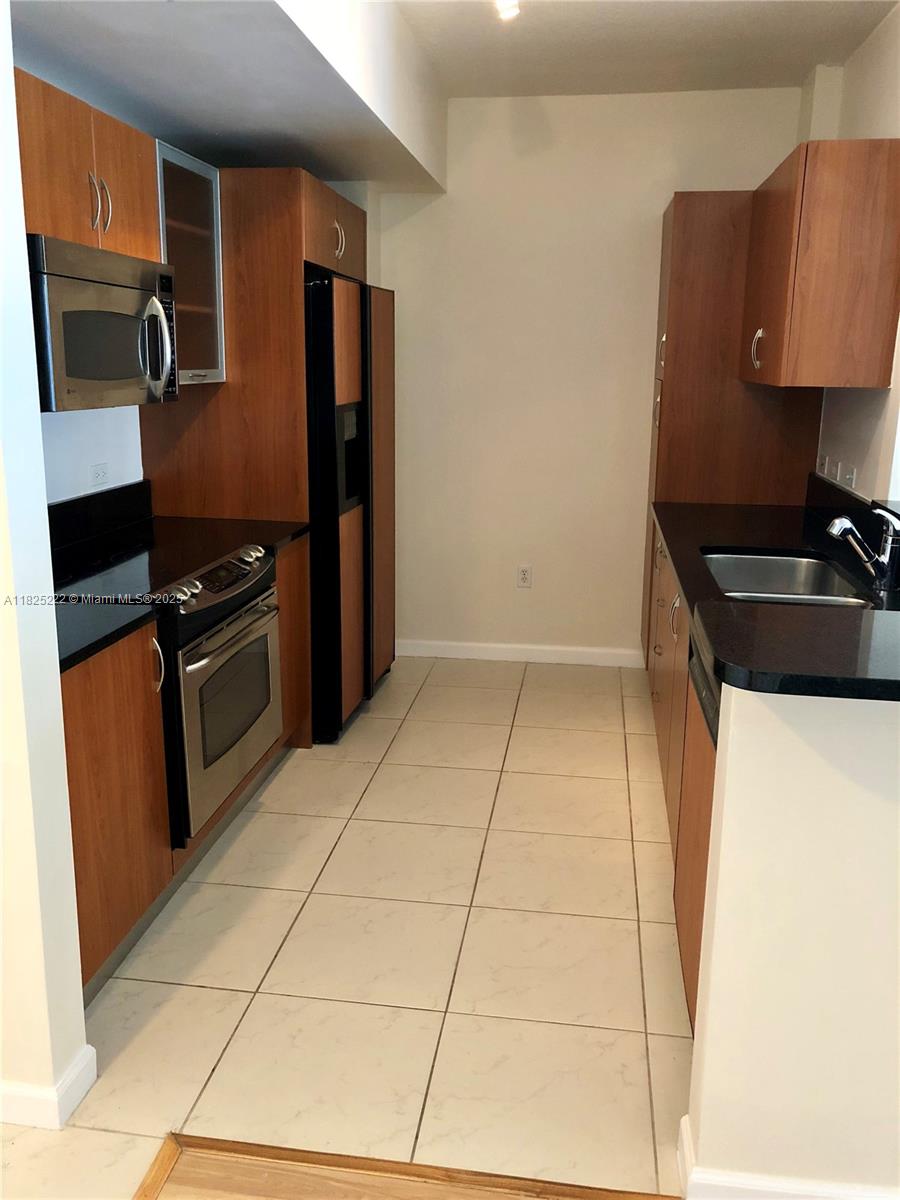 18800 NE 29th Ave 730, Aventura, FL, 33180/$340,000 4 18800 NE 29th Ave 730