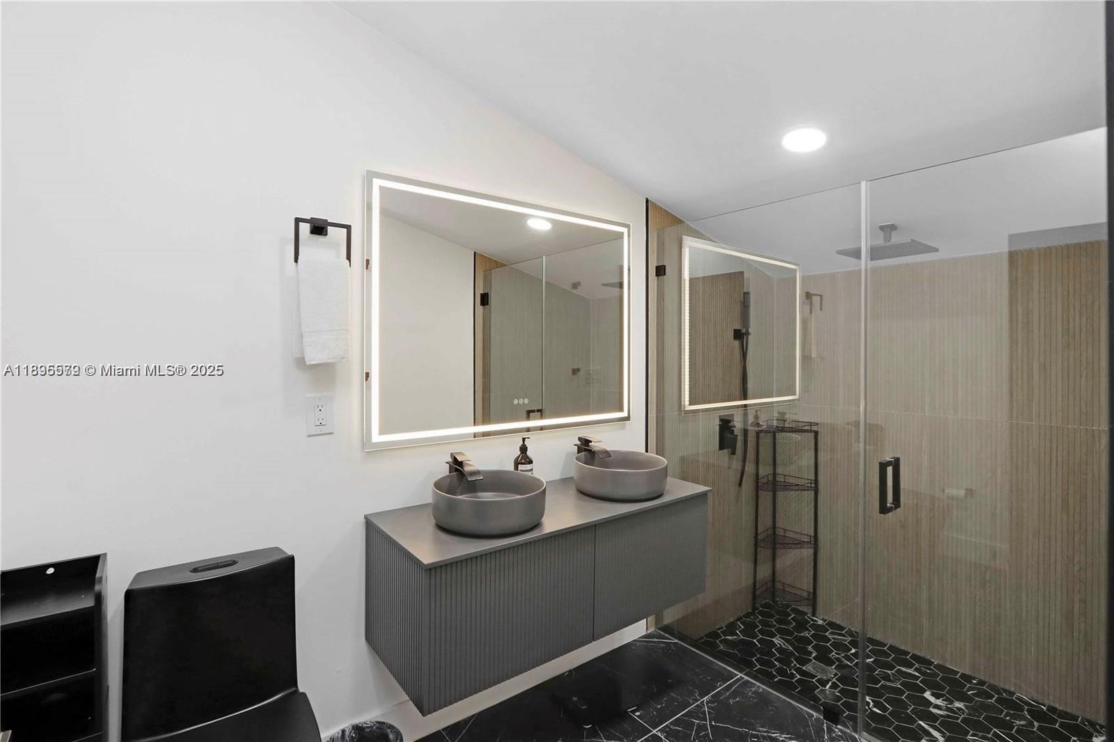 BRENTWOOD - Residential Lease