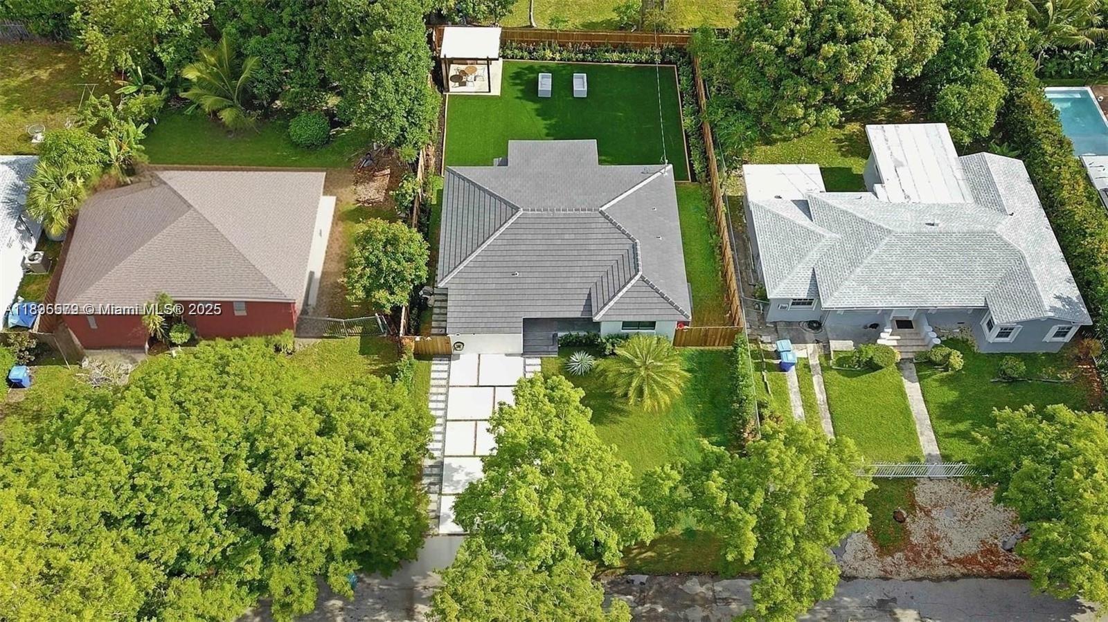 BRENTWOOD - Residential Lease