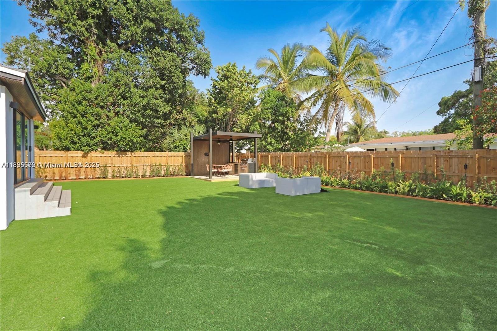 BRENTWOOD - Residential Lease