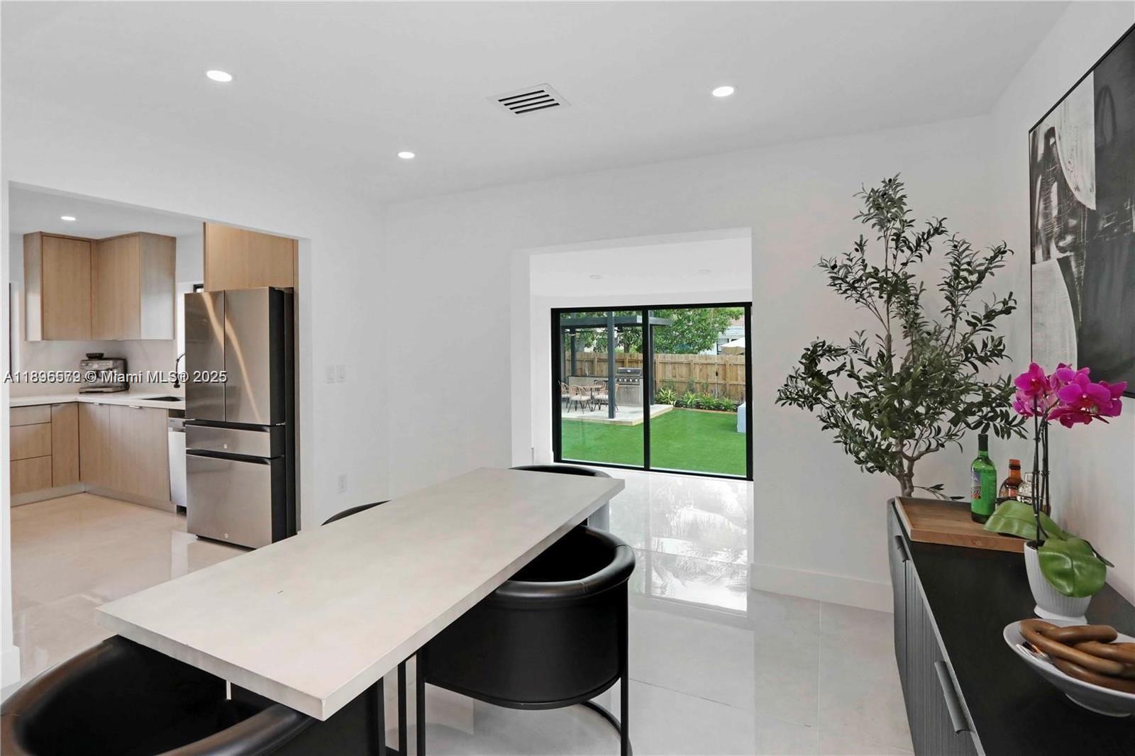 BRENTWOOD - Residential Lease