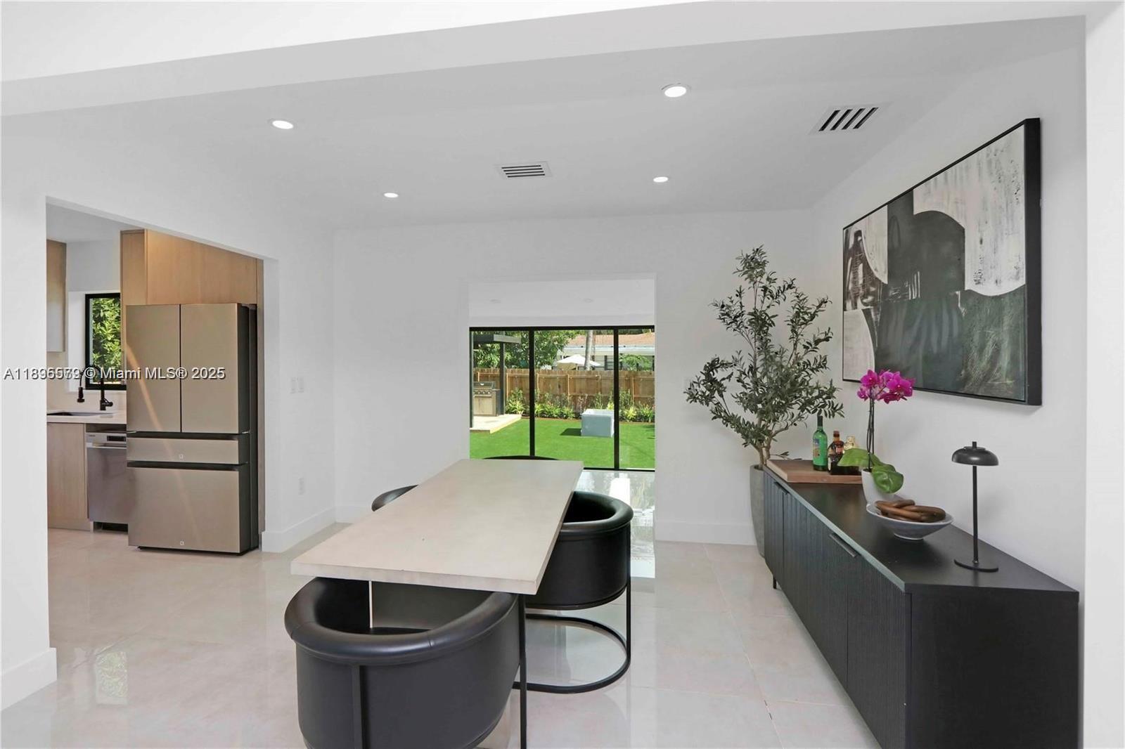 BRENTWOOD - Residential Lease