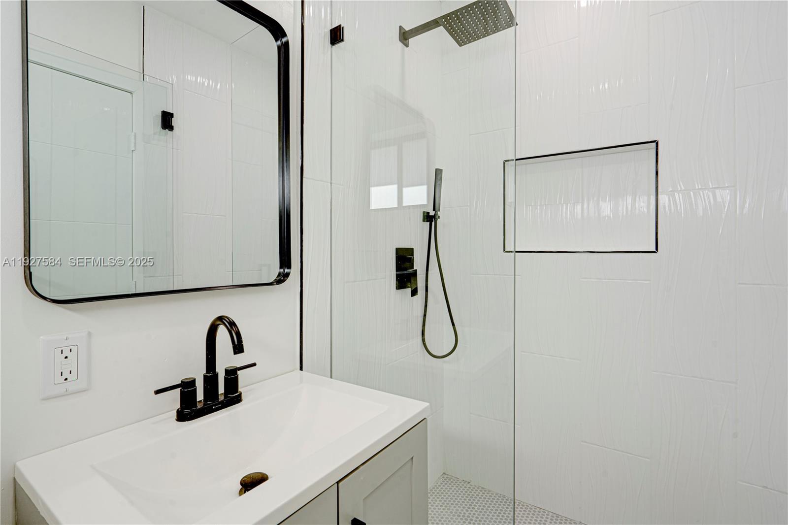 BREEZESWEPT ESTATES - Residential Lease