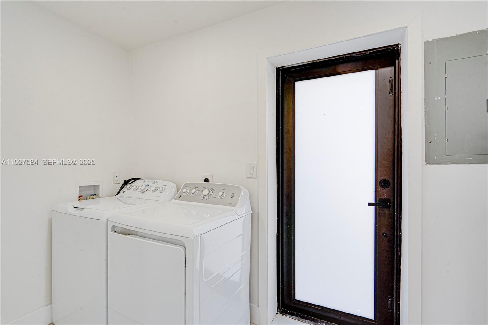 BREEZESWEPT ESTATES - Residential Lease