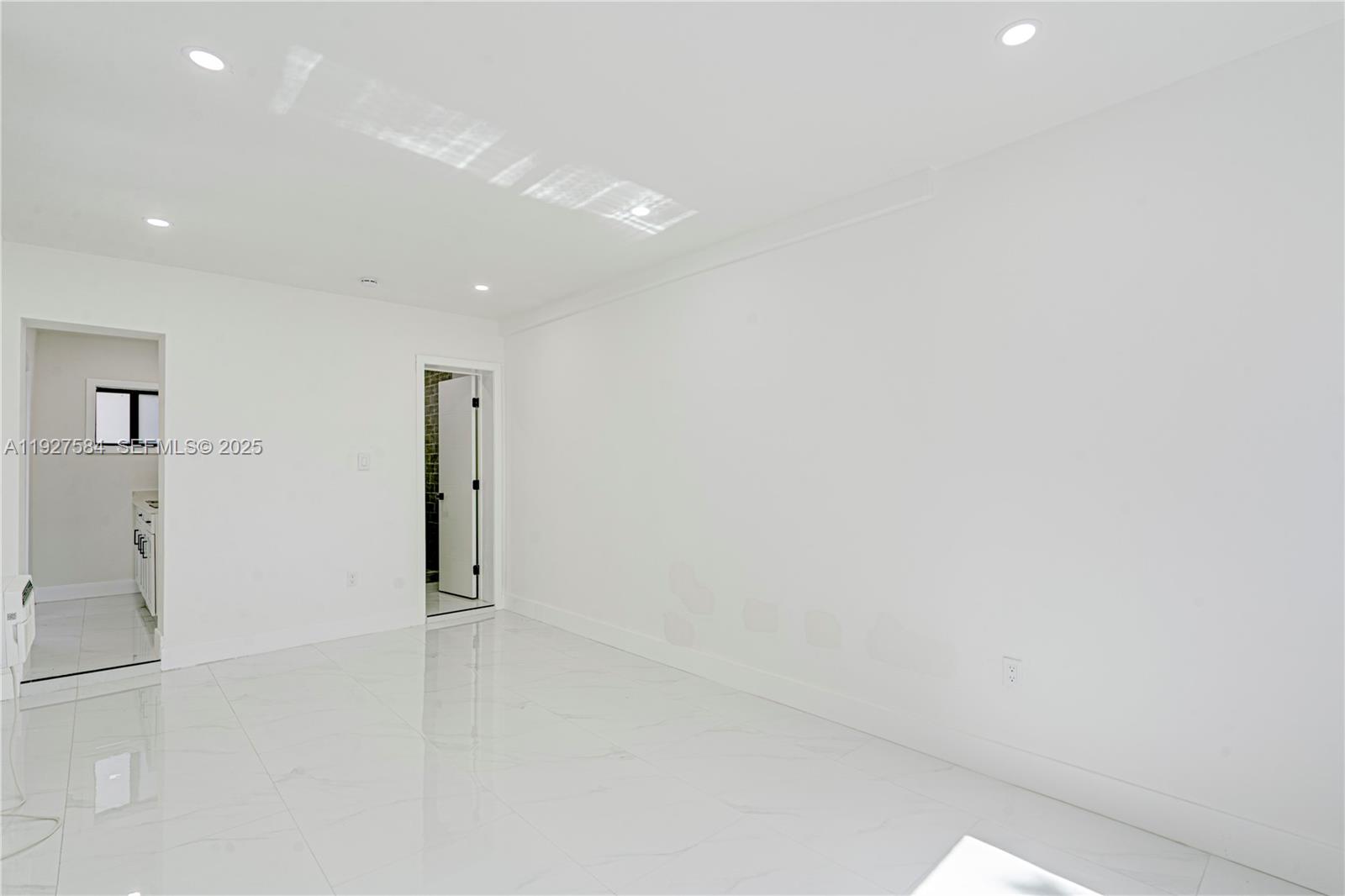 BREEZESWEPT ESTATES - Residential Lease