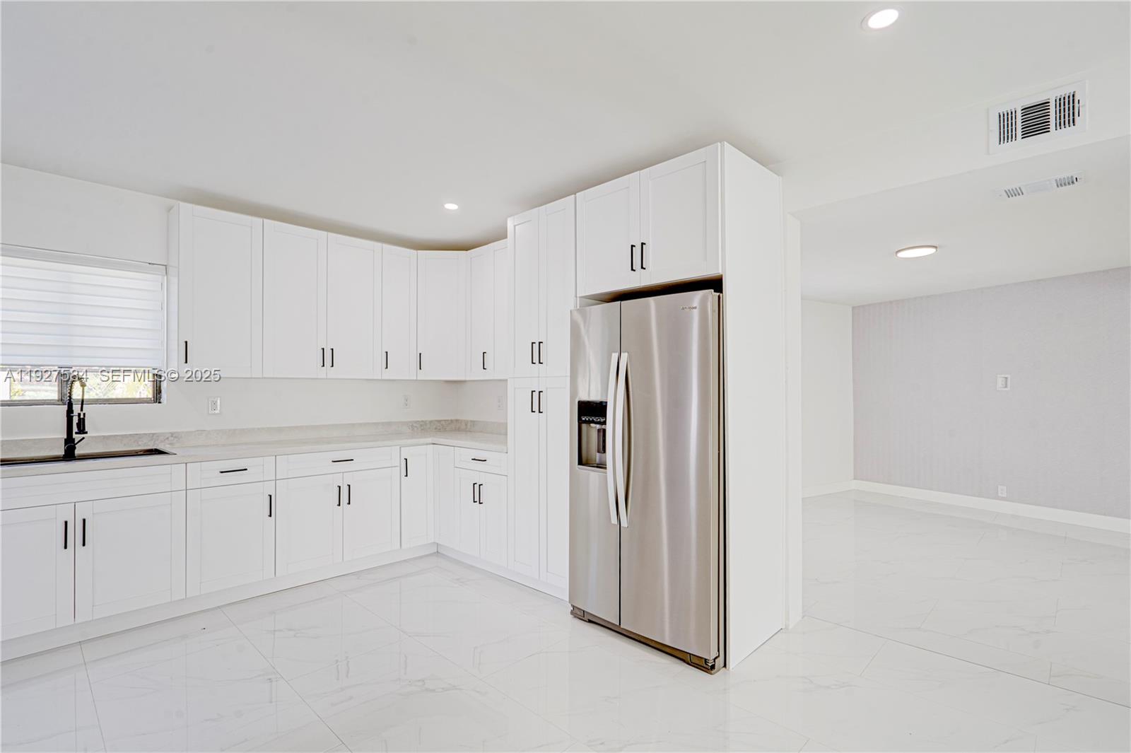 BREEZESWEPT ESTATES - Residential Lease