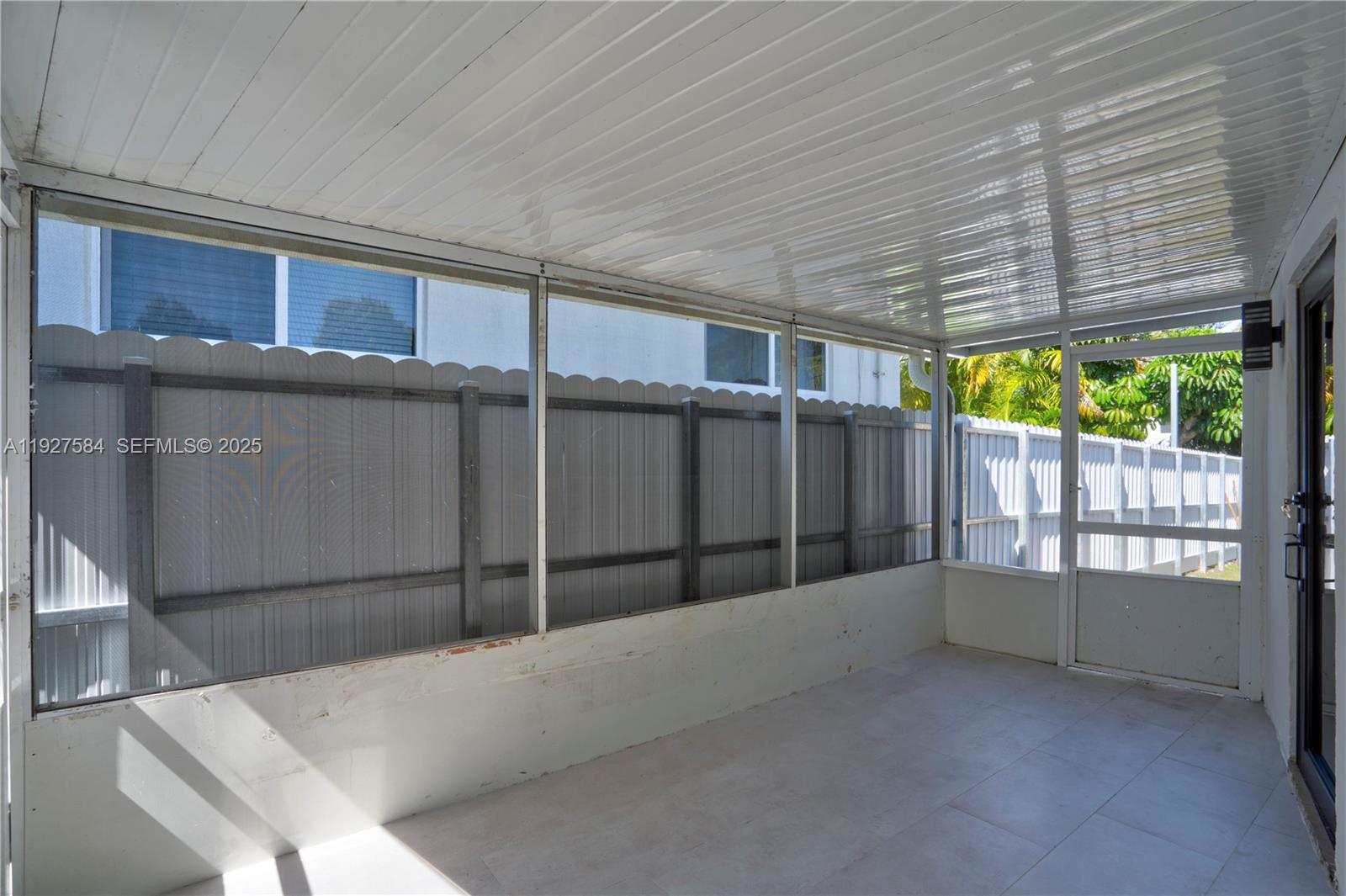 BREEZESWEPT ESTATES - Residential Lease