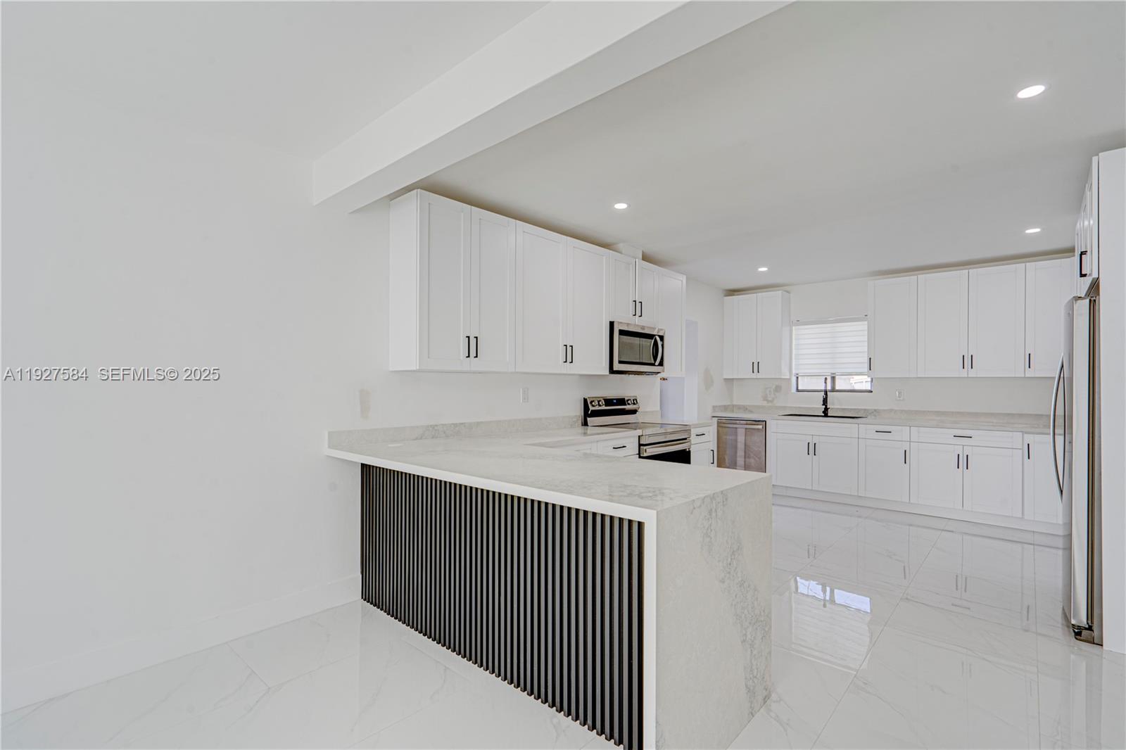 BREEZESWEPT ESTATES - Residential Lease