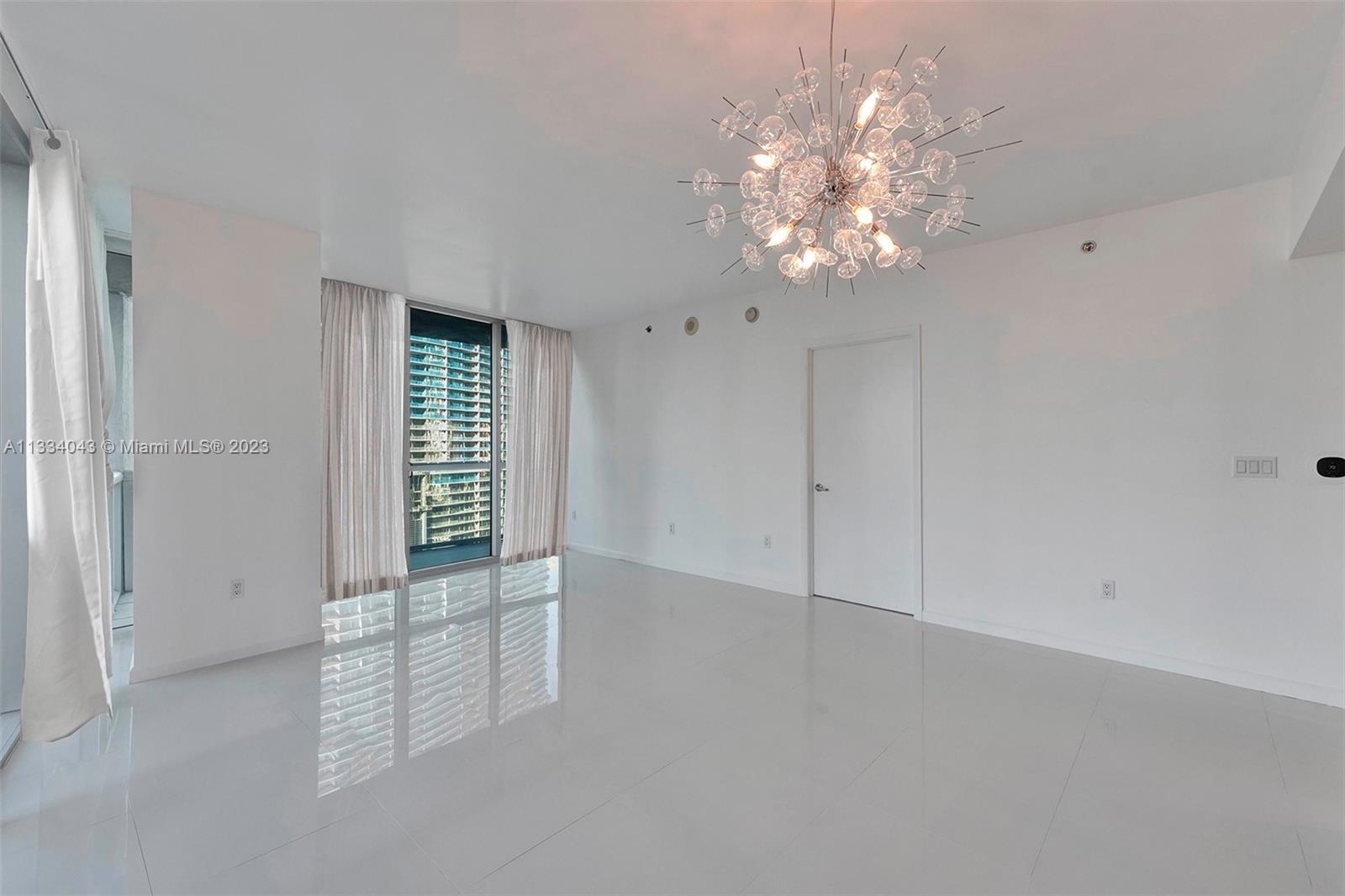 ICONBRICKELL ICON BRICKELL - Residential