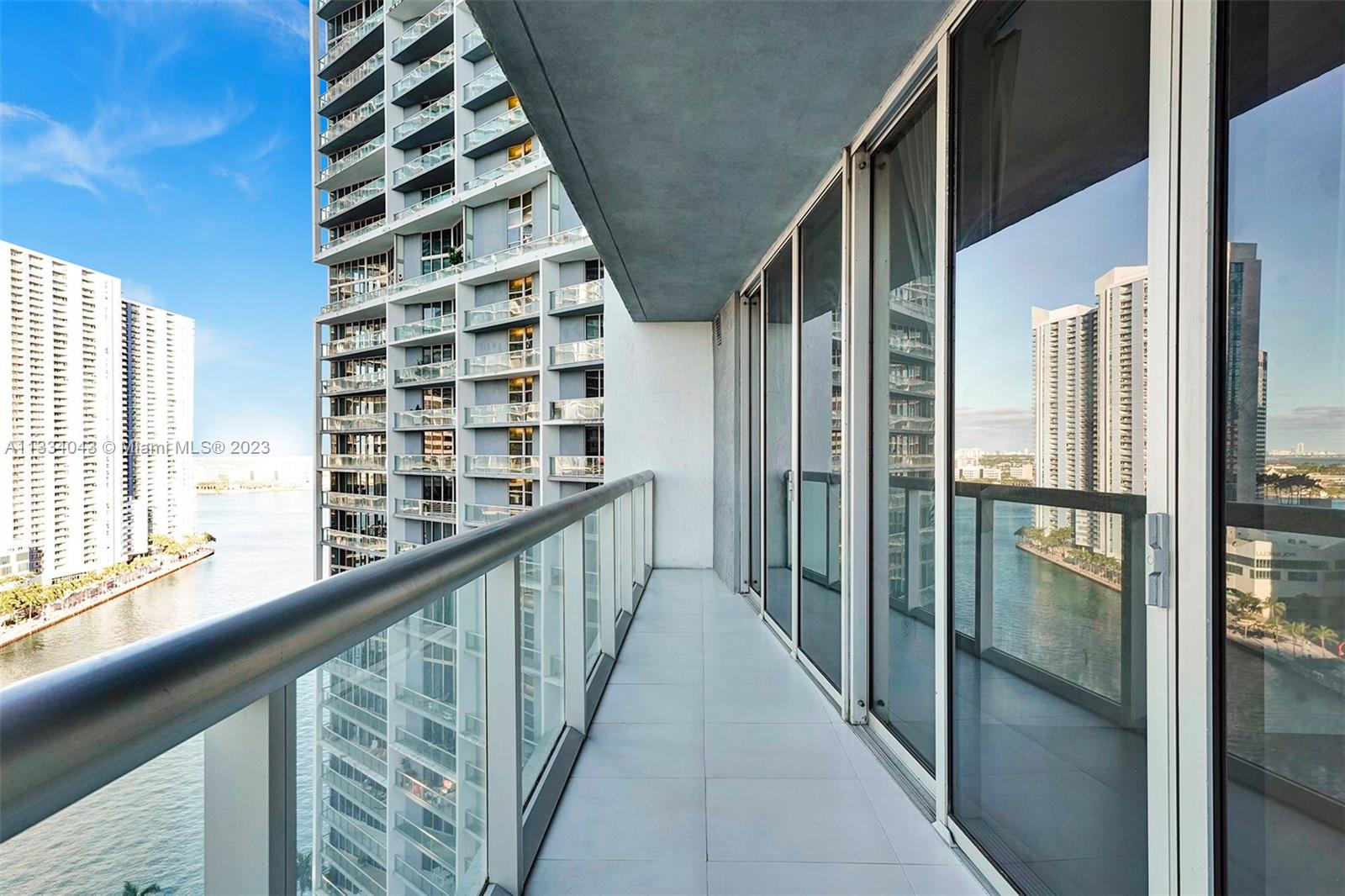 ICONBRICKELL ICON BRICKELL - Residential