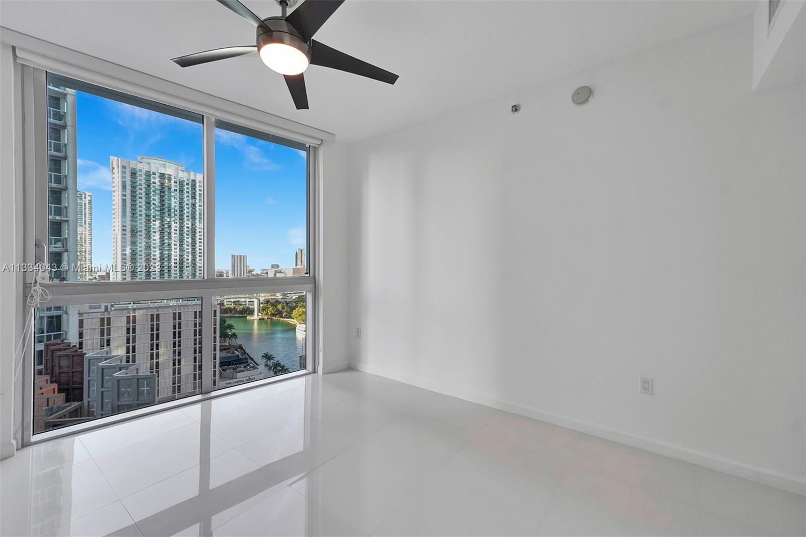 ICONBRICKELL ICON BRICKELL - Residential