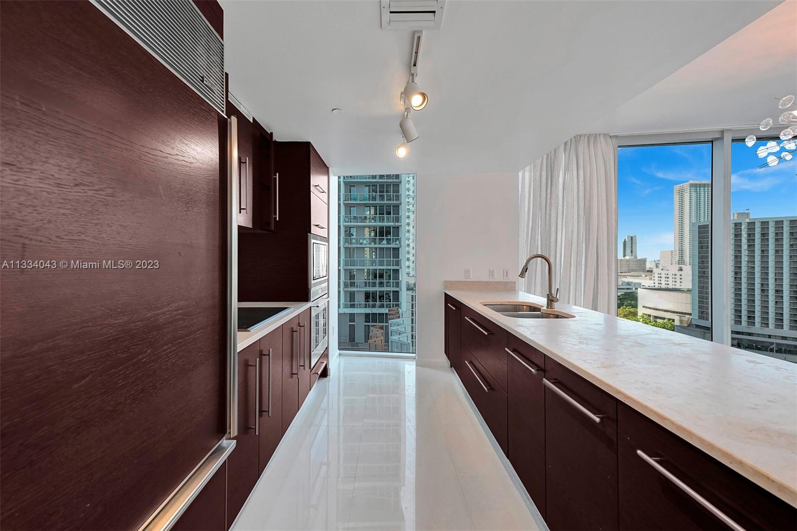 ICONBRICKELL ICON BRICKELL - Residential