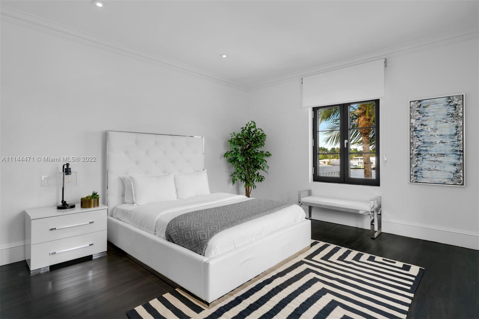 HOLLYWOOD LAKES SEC - Residential