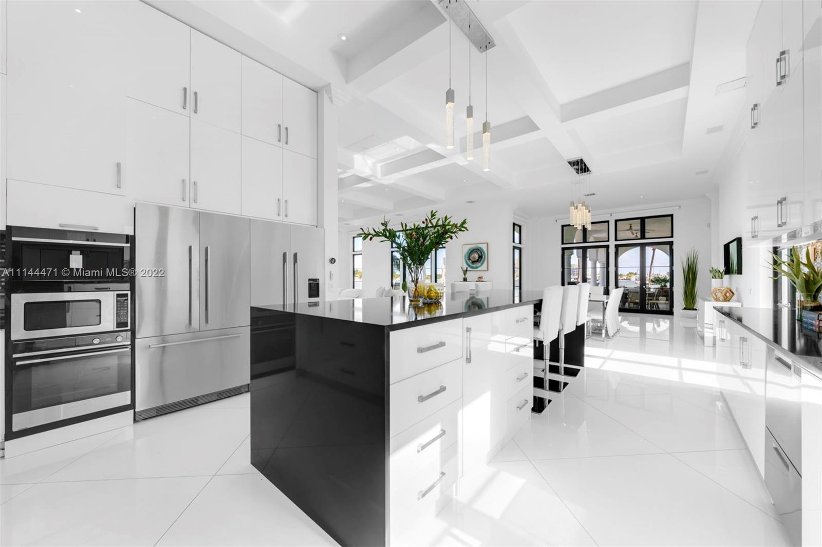 HOLLYWOOD LAKES SEC - Residential