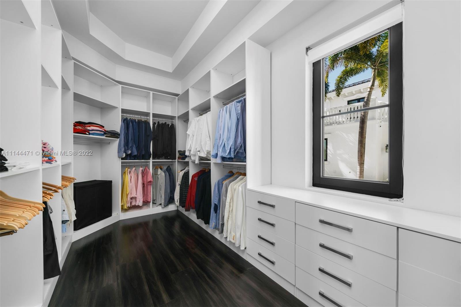 HOLLYWOOD LAKES SEC - Residential