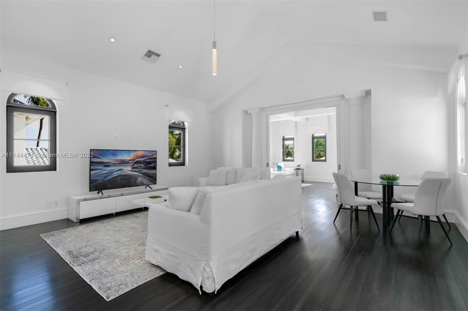 HOLLYWOOD LAKES SEC - Residential