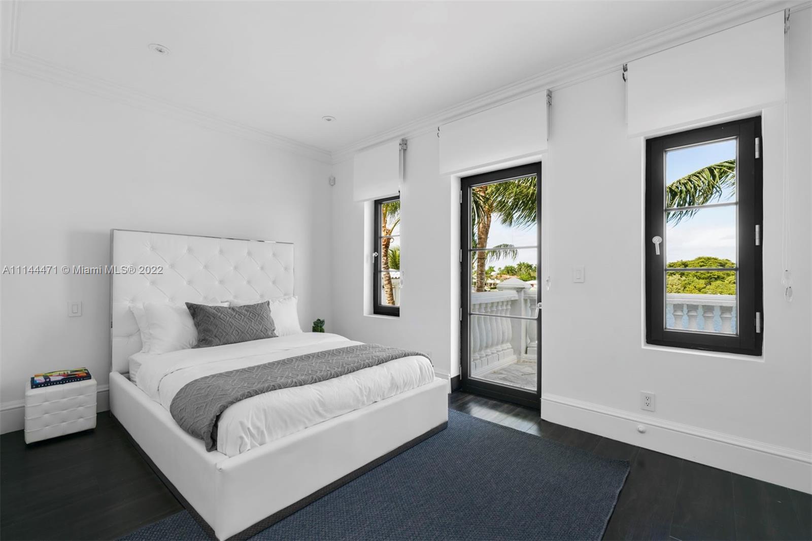 HOLLYWOOD LAKES SEC - Residential