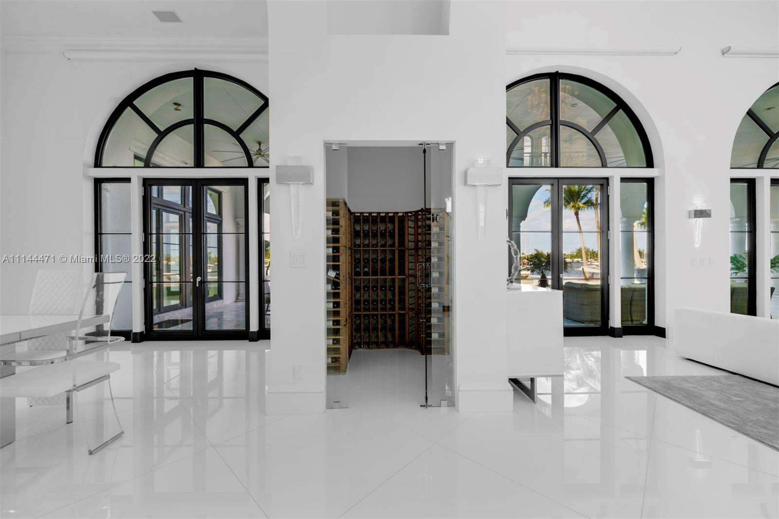 HOLLYWOOD LAKES SEC - Residential