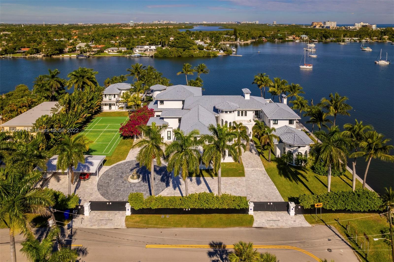 HOLLYWOOD LAKES SEC - Residential