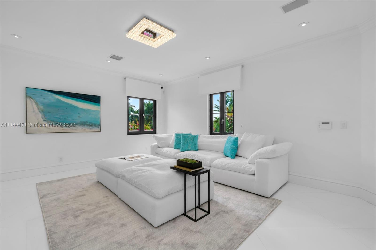 HOLLYWOOD LAKES SEC - Residential