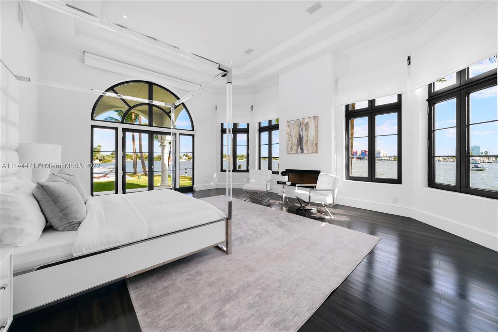 HOLLYWOOD LAKES SEC - Residential