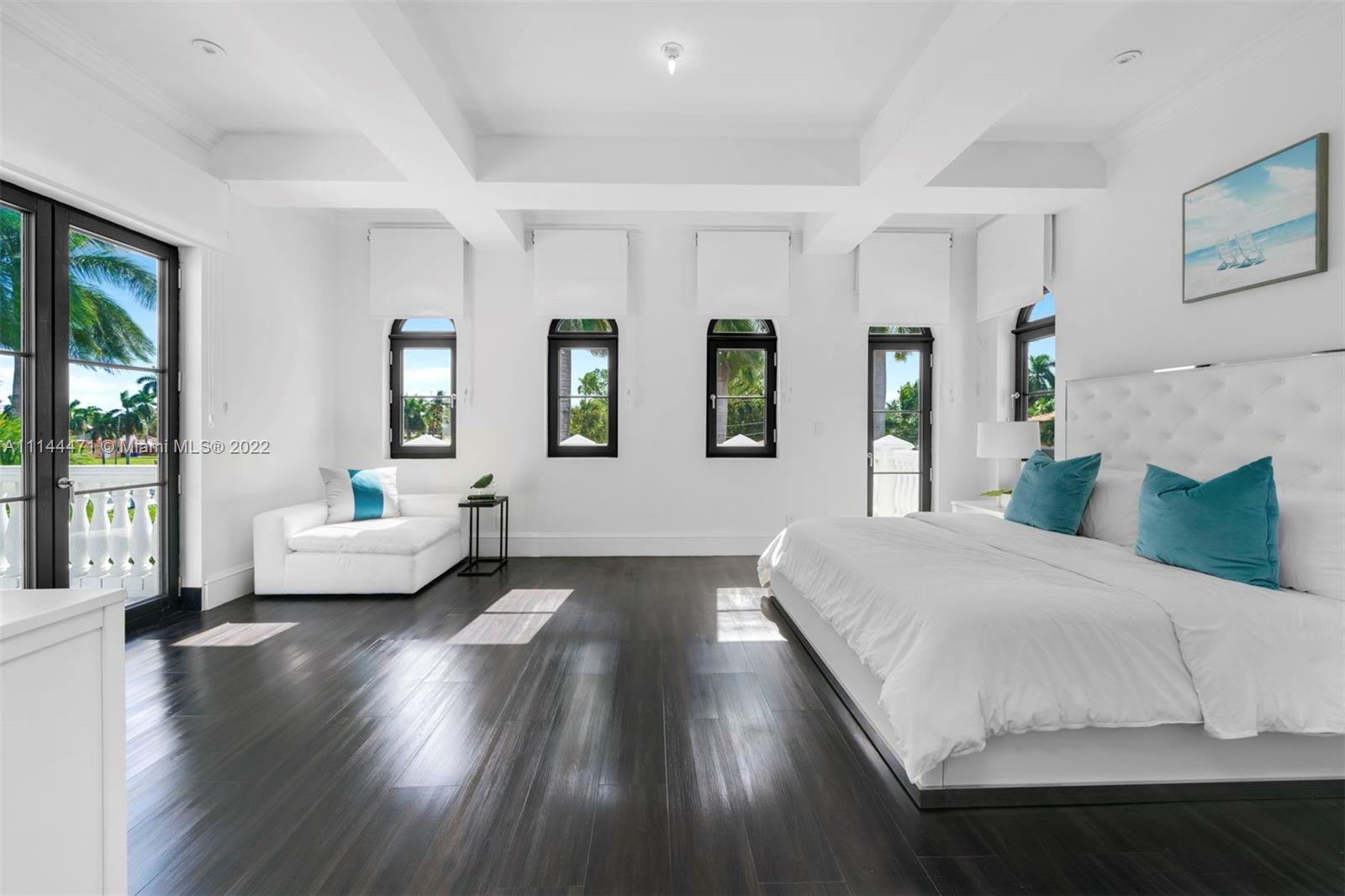 HOLLYWOOD LAKES SEC - Residential