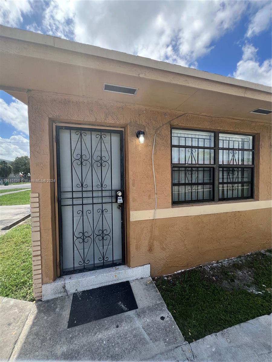 COMMUNITY GARDENS - Residential Lease