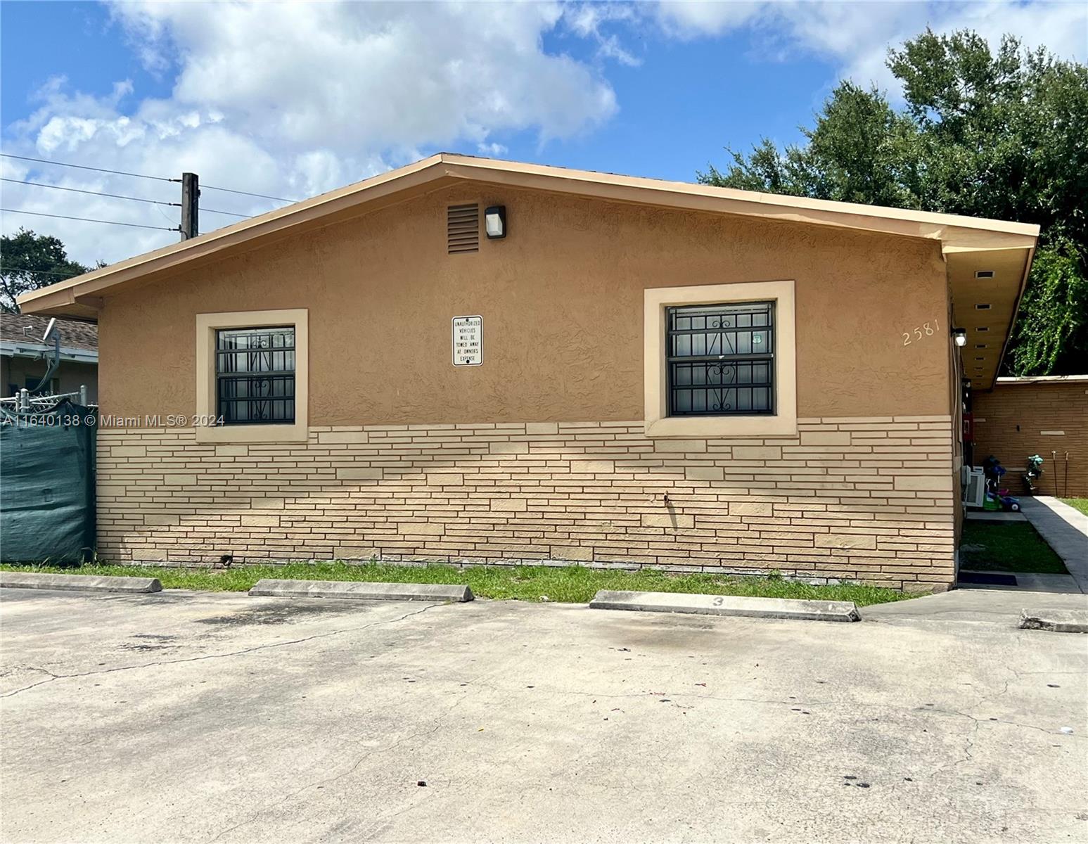 This completely updated 1-bedroom apartment offers modern comfort in a prime, centrally located neighborhood. With sleek finishes and contemporary touches throughout, this unit is perfect for those seeking style and convenience. Enjoy the comfort of central air conditioning, ensuring you stay cool during those warm summer days. The apartment is just steps away from public transportation, shopping, dining, and entertainment options, making it an ideal choice for those who want to experience the best of city living. Don’t miss out on this opportunity to live in a beautifully updated space in the heart of it all. Schedule a tour today!