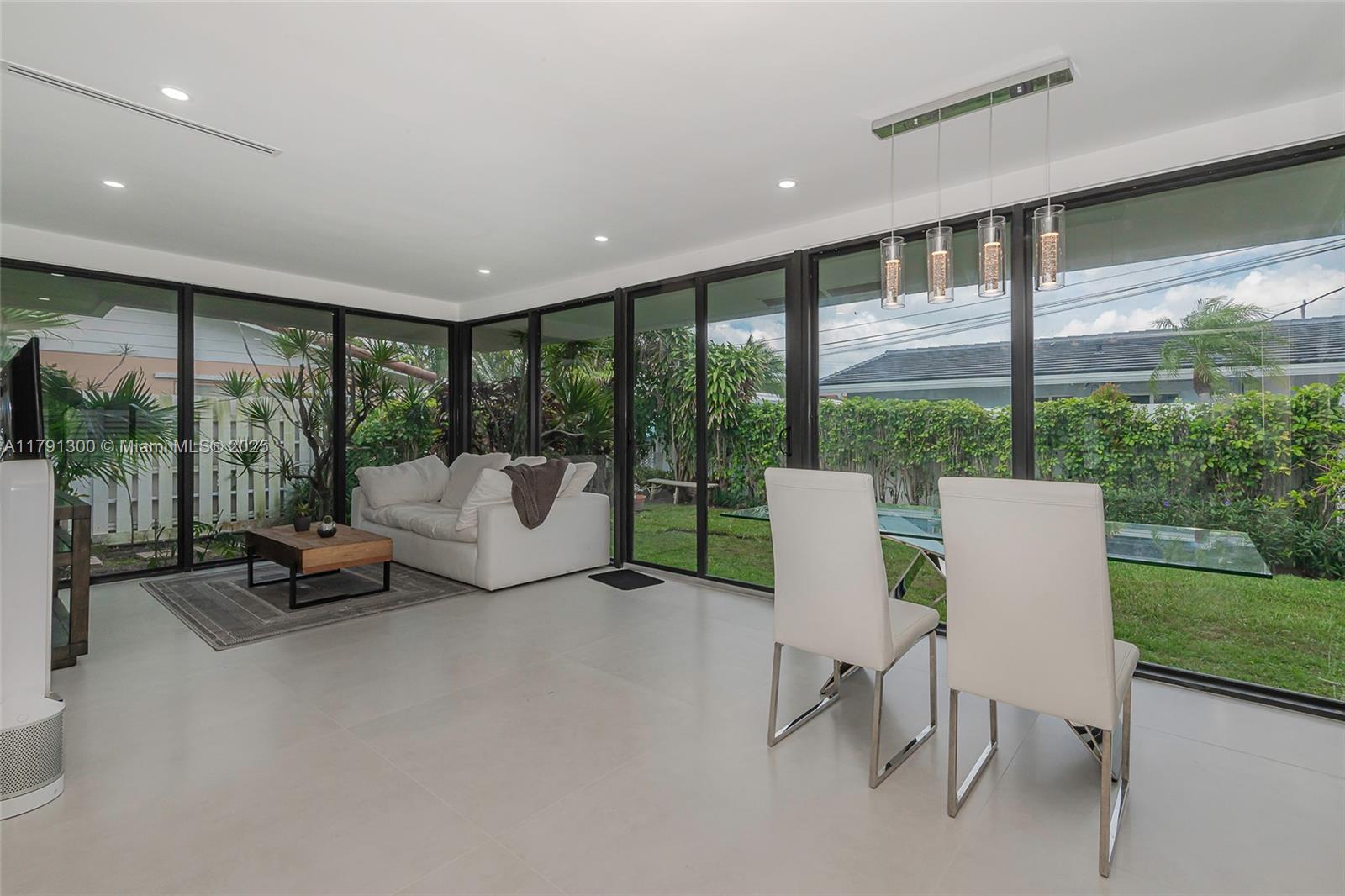 BREAKWATER - Residential