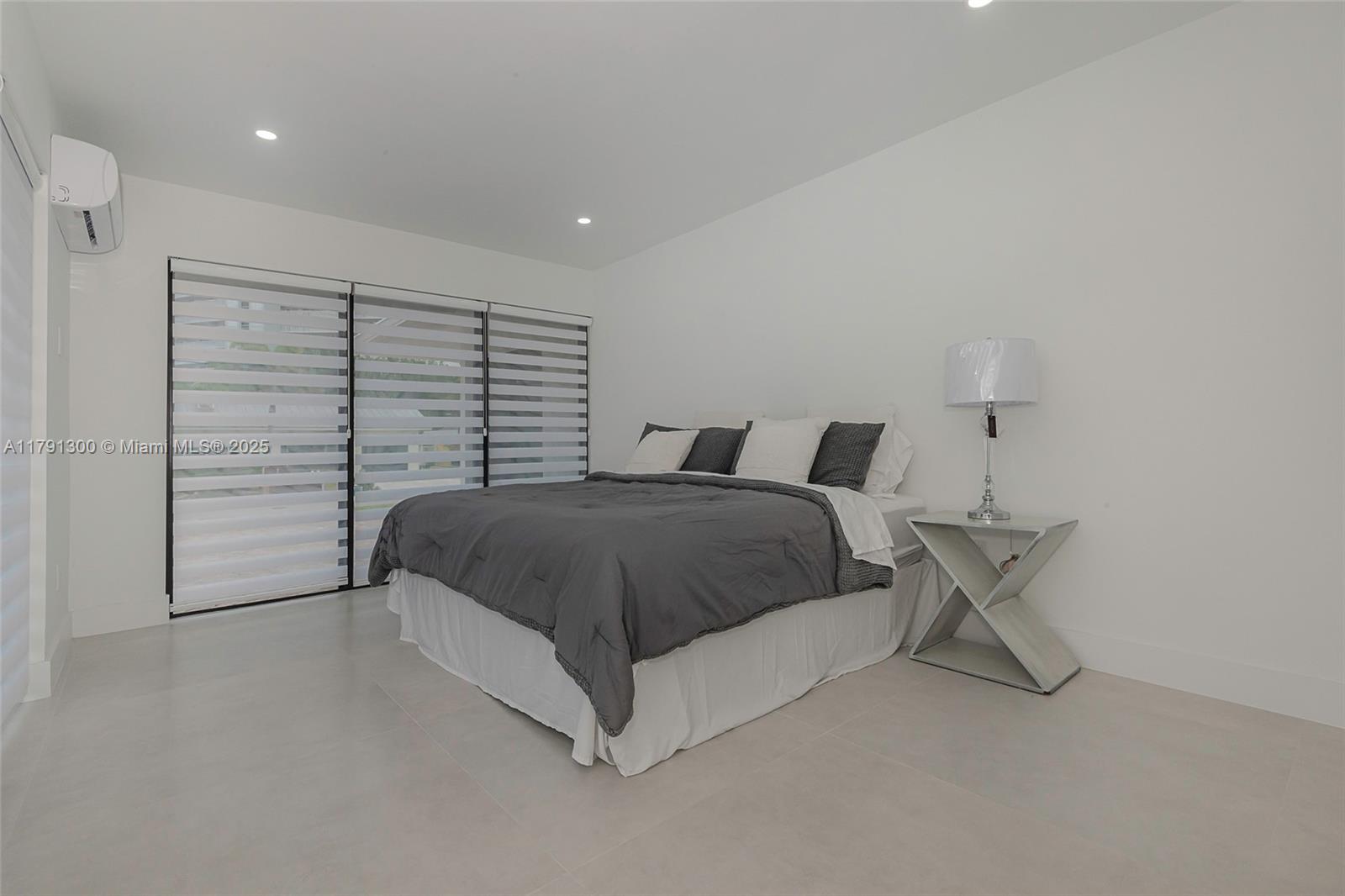 BREAKWATER - Residential