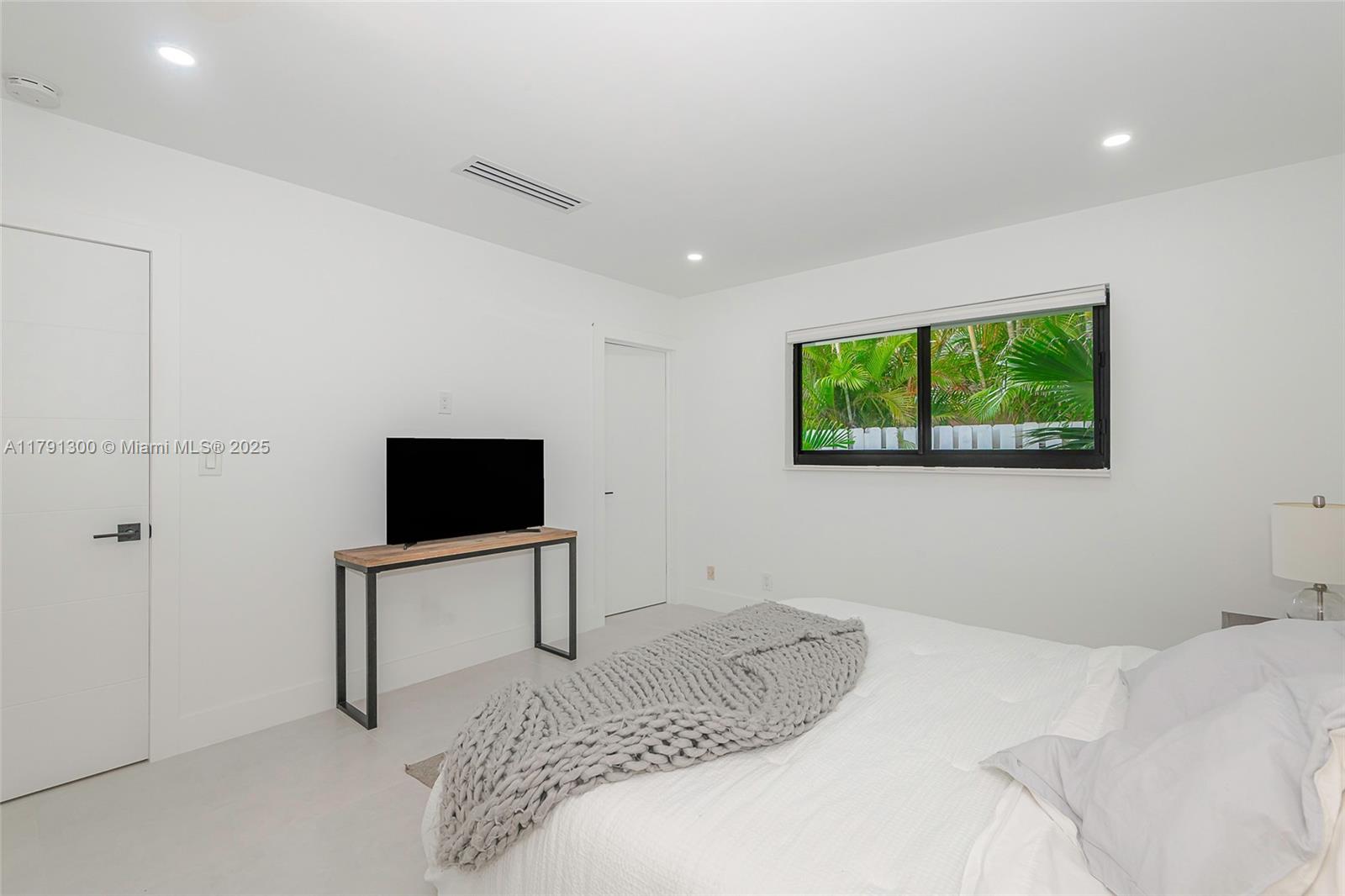 BREAKWATER - Residential