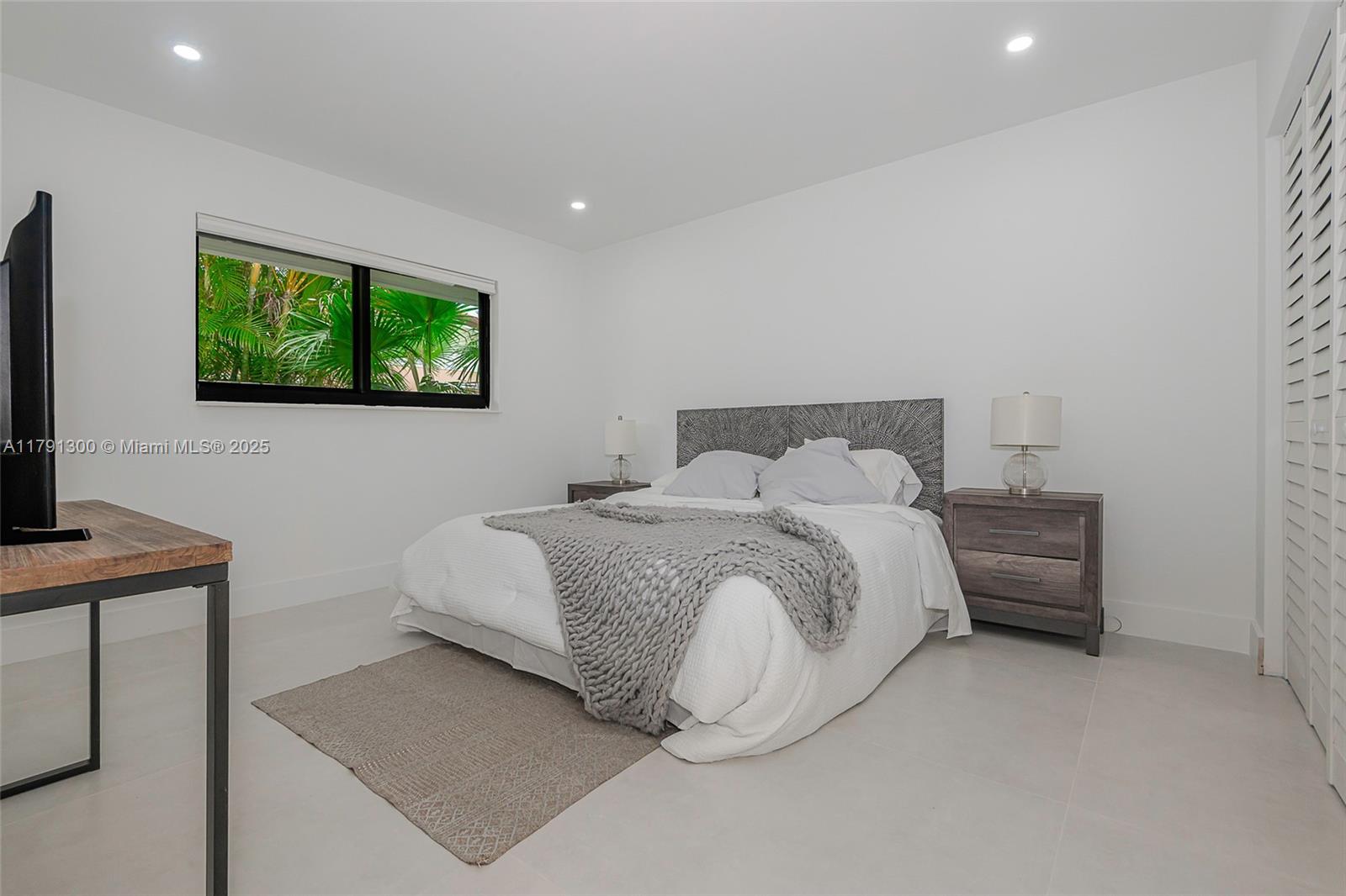 BREAKWATER - Residential