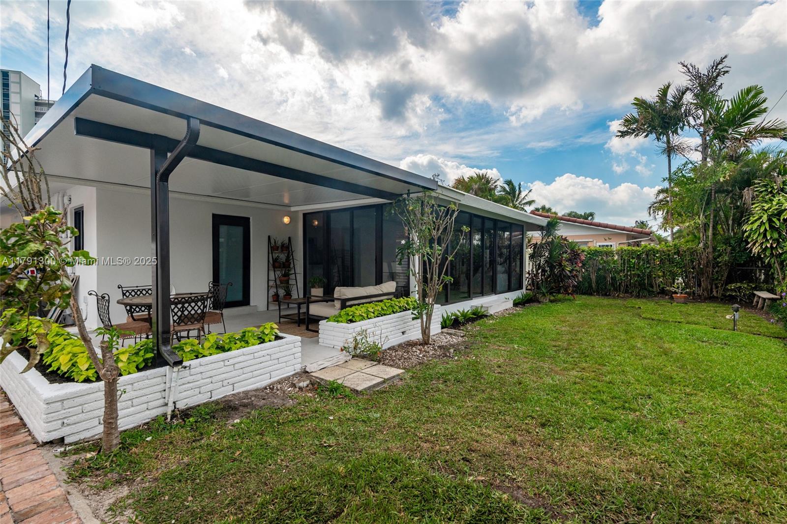 BREAKWATER - Residential