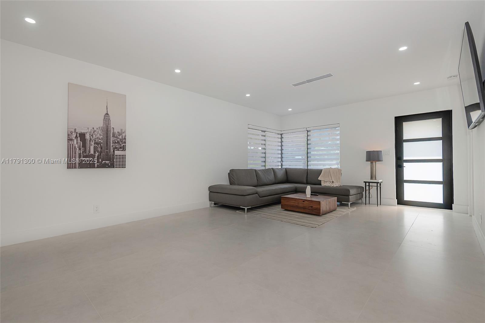 BREAKWATER - Residential